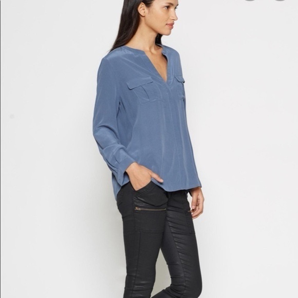 Joie 100% Silk Blouse in Dusty Blue V-neck with pockets size Small